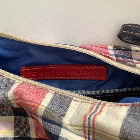 Tommy Hilfiger Hobo Bag - Picture 7 of 8